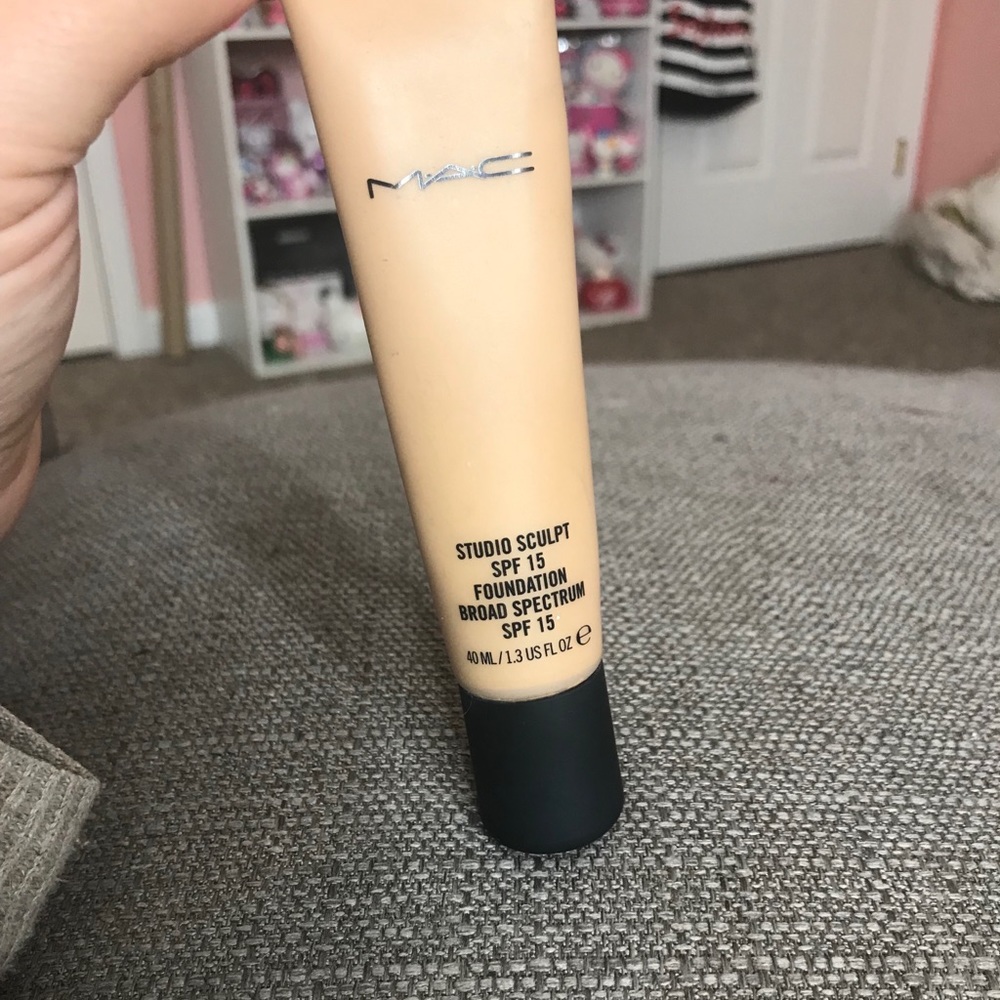 MAC Studio Sculpt NC 30